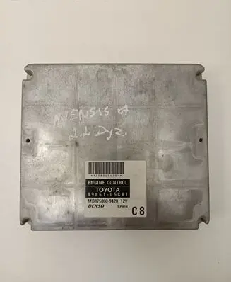 Toyota Avensis T250 Engine control unit/module 8966105C81 MB1758009420