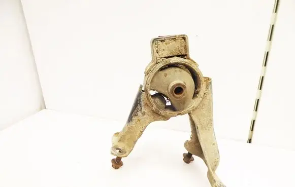 Toyota Corolla E120 E130 Engine mount vacuum valve 