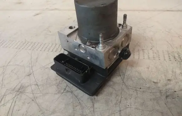 Audi A4 S4 B7 8E 8H ABS Pump 8E0910517D 8E0614517AK