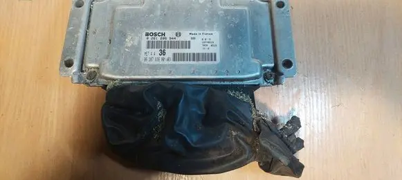 Citroen Berlingo Engine control unit/module ECU 0261206944 9638783680 ME7.4.4