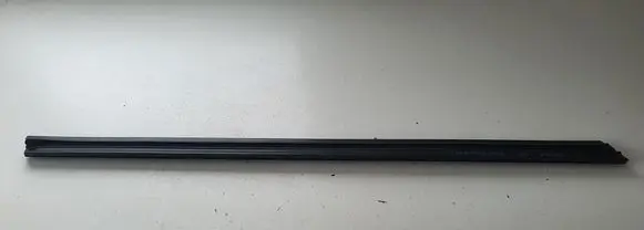 Skoda Octavia Mk3 (5E) Rubber seal front door window/glass 