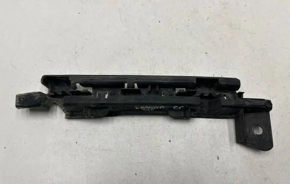 Renault Laguna III Front bumper mounting bracket P0012676