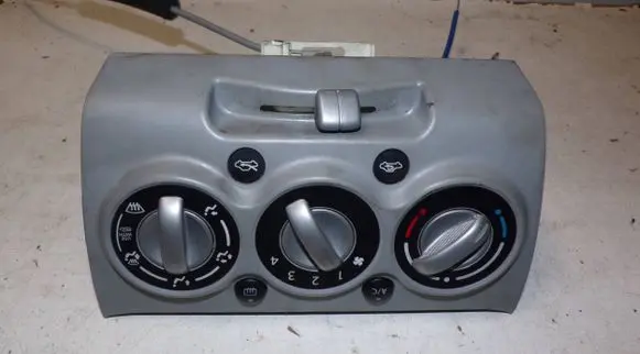 Suzuki Alto Interior fan control switch 