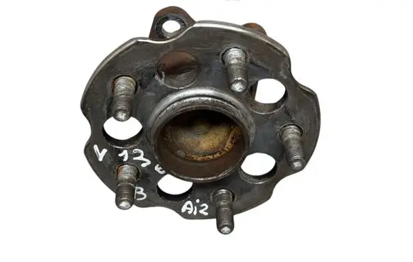 Toyota Verso Rear wheel hub 424500F020