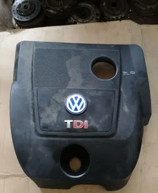 Volkswagen Golf IV Engine cover (trim) 0133162
