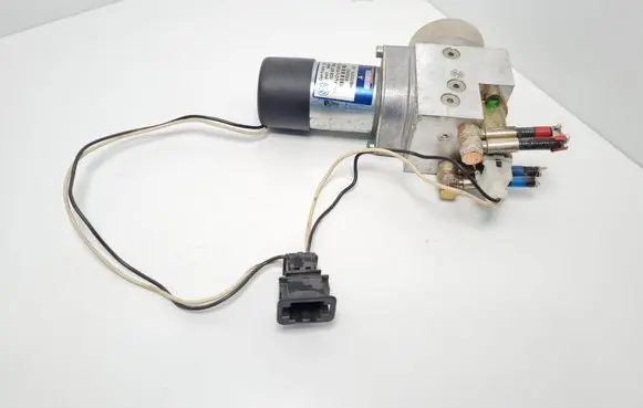 Volkswagen Phaeton Tailgate hydraulic pump motor 3D5827383A HB70075002