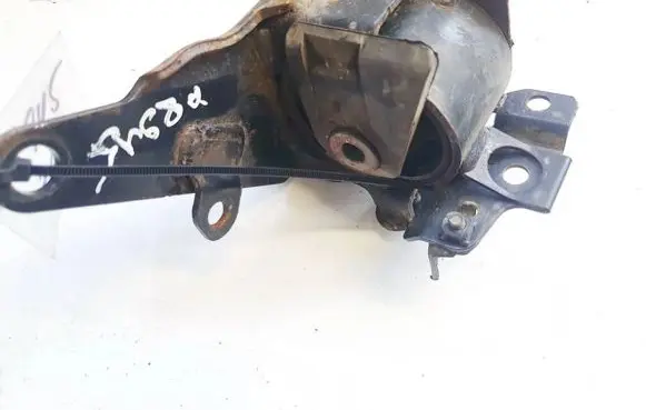 Toyota Avensis T250 Engine mount bracket