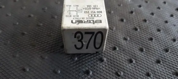 Seat Altea Other relay 8D0951253 370