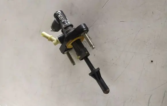 Toyota Yaris Clutch master cylinder