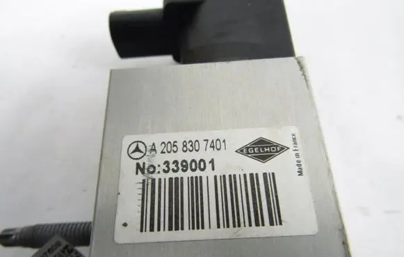 Mercedes-Benz C W205 Air conditioning (A/C) expansion valve A2058307401
