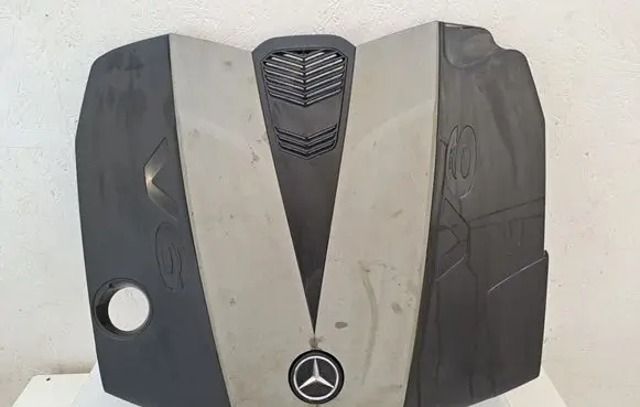 Mercedes-Benz E W212 Engine cover (trim) A6420106467 4011353M