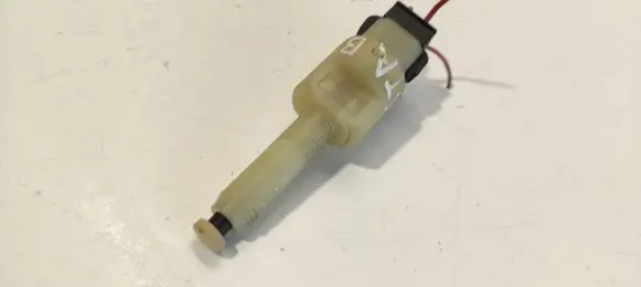 Volkswagen PASSAT B5 Brake pedal sensor switch 4A0945515A 4A0971943