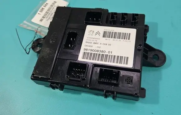 Peugeot 5008 II Central body control module 9819008380 IMPRK1598644