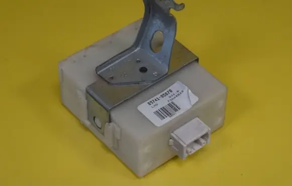 Toyota Avensis T250 Door central lock control unit/module 89741-05070 8974105070