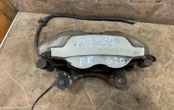 BMW 3 G20 G21 Front brake caliper 688583902