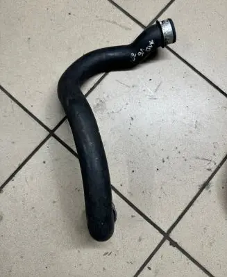 Mercedes-Benz E W212 Engine coolant pipe/hose