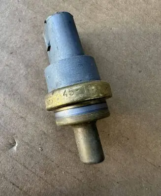 Audi A6 S6 C6 4F Coolant temperature sensor 06A919501A