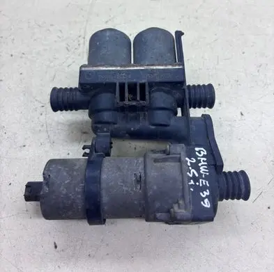 BMW 5 E39 Coolant heater control valve 8374994 1147412135