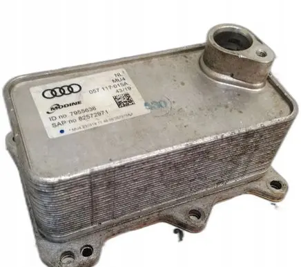 Audi Q7 4M Engine oil radiator 057117015A