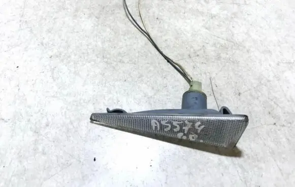 Renault Megane II Front fender indicator light 8200027151e