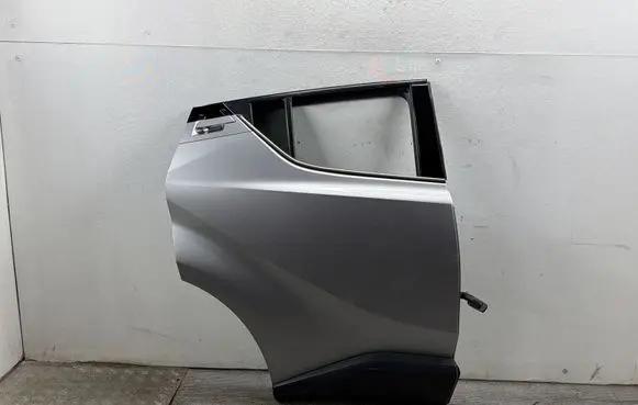 Toyota C-HR I Rear door
