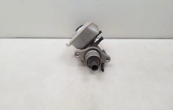 Master brake cylinder