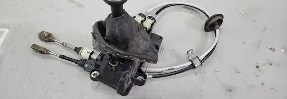 Chevrolet HHR Gear shift cable linkage 15277760 15792389