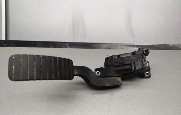 Renault Laguna II Accelerator throttle pedal 8200003392