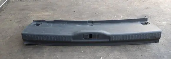 Trunk/boot sill cover protection