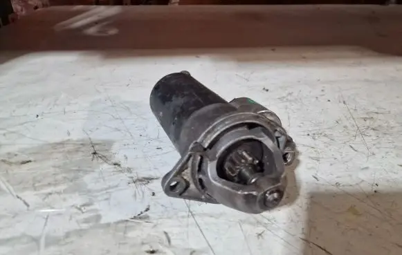 Opel Zafira A Starter motor