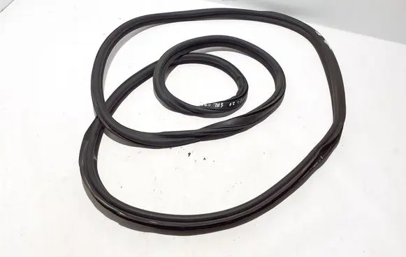 BMW X4M F98 Trunk rubber seal (body) 7498729