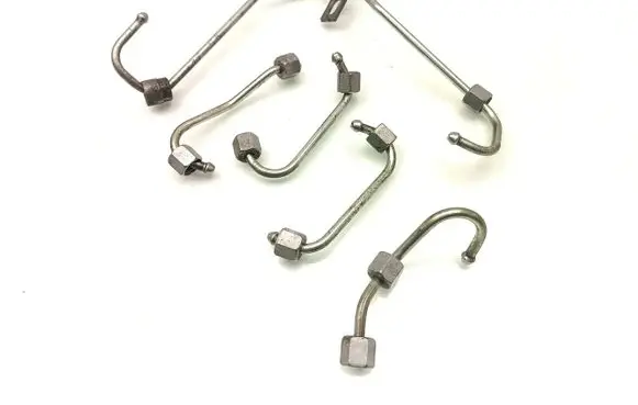 Land Rover Discovery 4 - LR4 Fuel injector supply line/pipe 