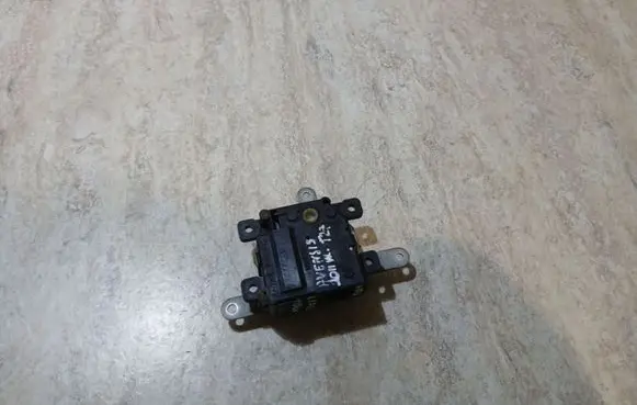 Toyota Avensis T270 Air flap motor/actuator 0638000920