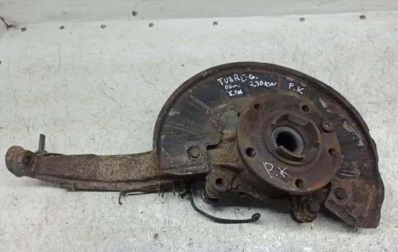 Volkswagen Touareg I Front wheel hub 7L0407257A
