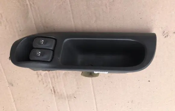 Renault Scenic I Electric window control switch 7700431172