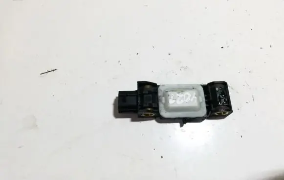 Nissan Primera Airbag deployment crash/impact sensor 98830ay000 0285003019