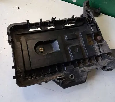 Skoda Superb B6 (3T) Battery box tray 1K0915333