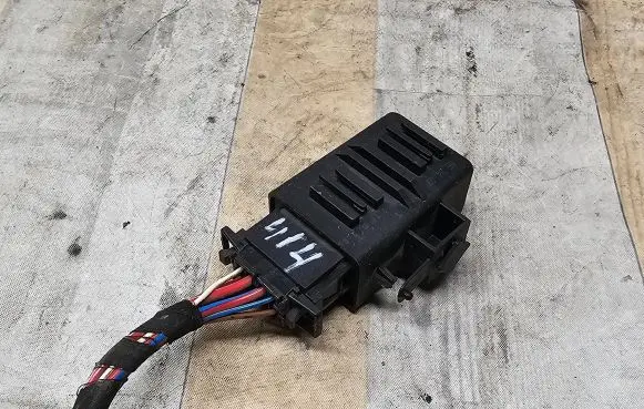 Volkswagen PASSAT B6 Seat heating relay 1Z0959772B