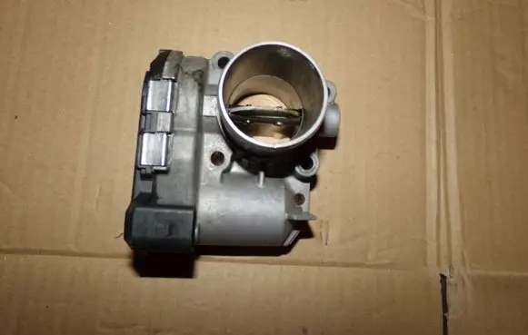 Renault Trafic II (X83) Throttle valve 0281002681