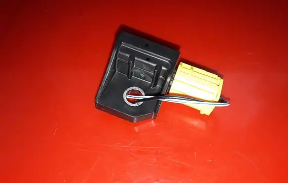 Mitsubishi Pajero Airbag deployment crash/impact sensor 8651A068 W002T12971