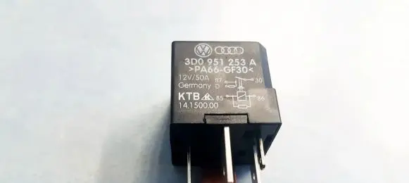 Volkswagen Golf V Other relay 3D0951253A