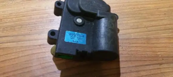 Honda Civic Air flap motor/actuator w961758a 9-a