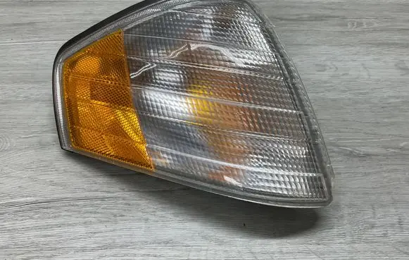 Mercedes-Benz SL R129 Front indicator light 1315106913 1298260843 2357NA