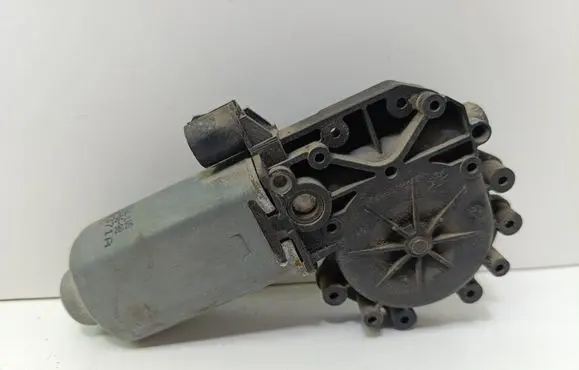 Renault Laguna I Front door window regulator motor 400371A