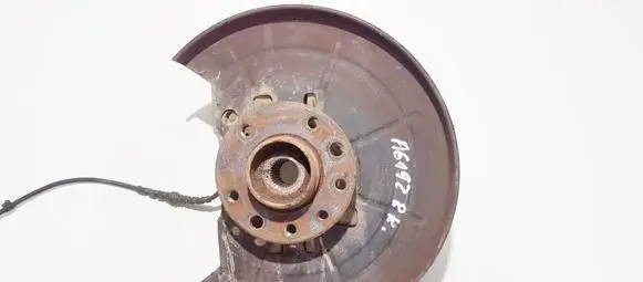 Opel Meriva B Front wheel hub 13262190 gm13262190
