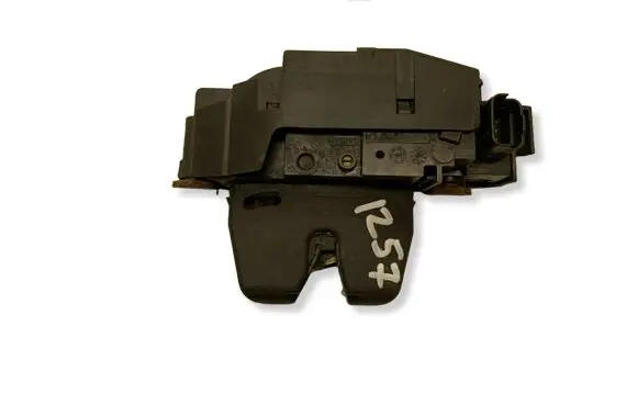Peugeot 308 Tailgate lock latch 9804762080