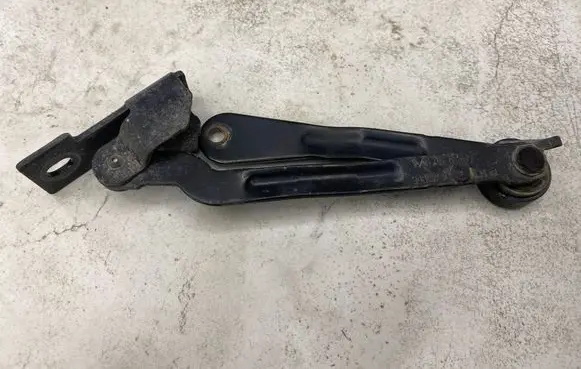 Volvo XC90 Tailgate check strap stopper 30674750