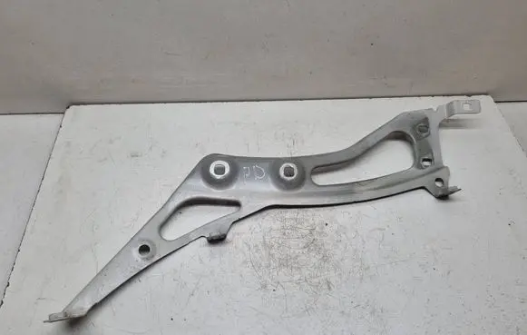 BMW 2 F46 Fender mounting bracket 7297200
