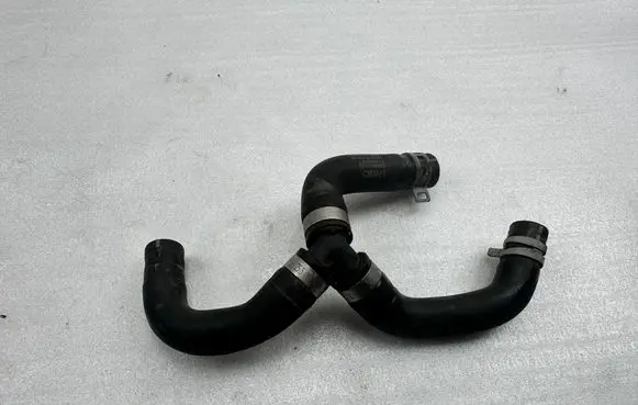 Volvo XC90 Engine coolant pipe/hose 31493282