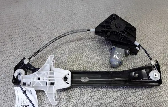 Volkswagen Jetta VI Rear door window regulator with motor 5C6839461A